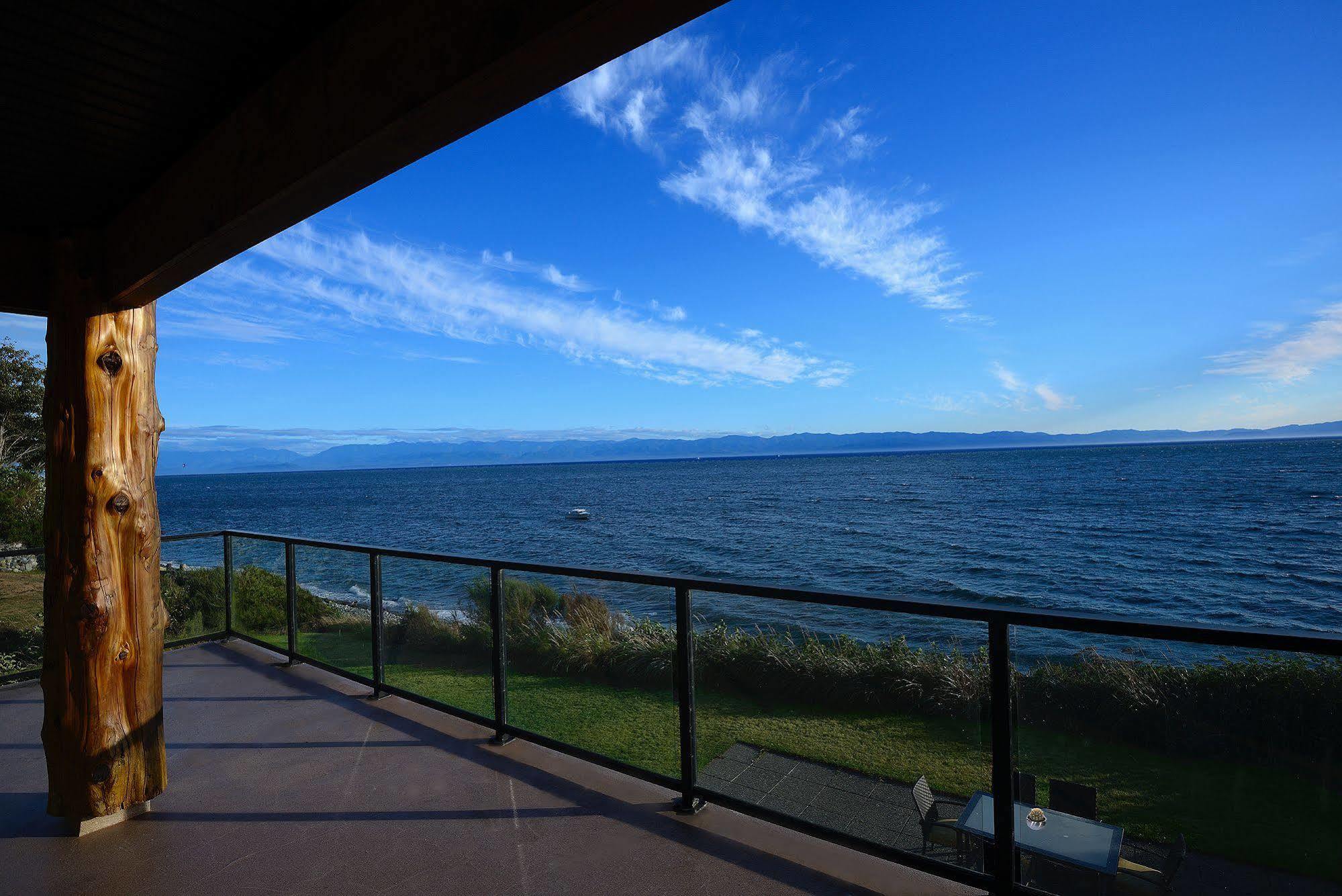 Points West Oceanfront Resort Sooke Luaran gambar